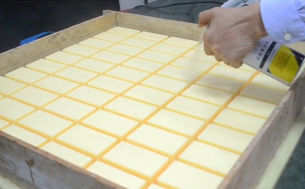 模具硅橡膠操作為什么要用脫模劑？